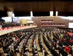 Anggaran Rp 500T Kemiskinan Habis untuk Rapat dan Studi Banding, Ini Kata DPR