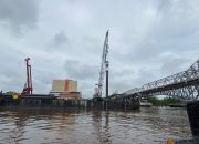 Sering Ditabrak Tongkang, Pemprov Kaltim Percepat Pembangunan Dolphin di Bawah Jembatan Mahakam