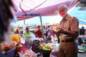 Ganjar Lakukan Penerobosan Harga Pasar di Jateng Untuk Mengendalikan Inflasi