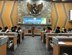 Disporapar Samarinda Lakukan Pembekalan untuk Finalis Putra Putri Pariwisata dan Duta Wisata