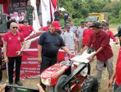 Sejahterakan Petani dan Nelayan Sebulu, Bupati Kukar Salurkan Bantuan Hand Traktor dan Pakan Ikan