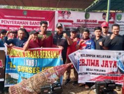 Pemkab Kukar Dorong Produktivitas Nelayan Mangkurawang dengan Bantuan Perikanan
