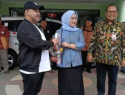 Pemudah Akses Pelayanan Kesehatan, Pemprov Kaltim Serahkan Bantuan 69 Ambulans