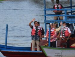 Pesut Mahakam Jadi Magnet Wisatawan