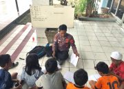 Polisi Sulap Ruang Tunggu Pelabuhan Samarinda Jadi Arena Belajar Anak Buruh Dermaga