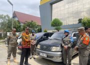 Tiga Mobil Dinas Ditarik, Dua Kedapatan Ganti Pelat Jadi Putih